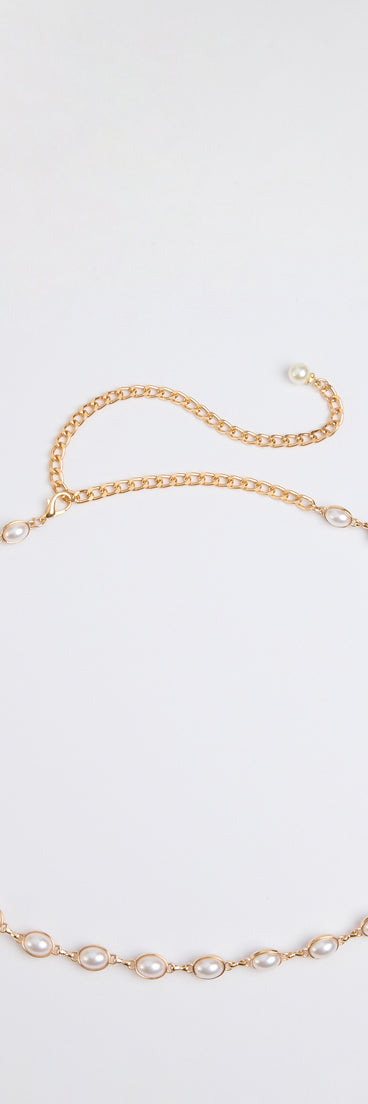 Get inspired with the Oh-So-Chic Faux Pearl Chain Belt, a feed-worthy piece that’s part of Windsor's updated and curated women’s clothing edit packed with must-have fall outfit ideas.