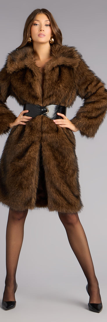 Sleek Finish Faux Leather Stretch Belt