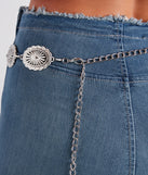 
Upgrade your style game for 2025 with the Boho Western-Chic Chain Belt in silver, perfect for any fashion-forward wardrobe.