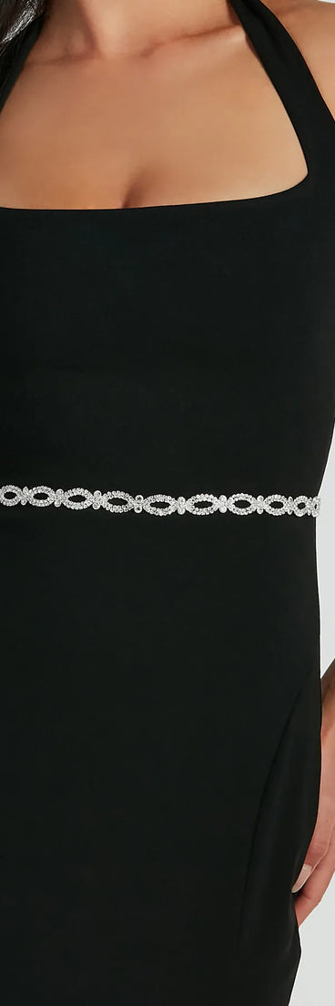 The Chic Glamour Rhinestone Teardrop Chain Belt in silver is an elevated pick for your best outfit yet, effortlessly delivering a polished look that's sure to turn heads at any celebration.