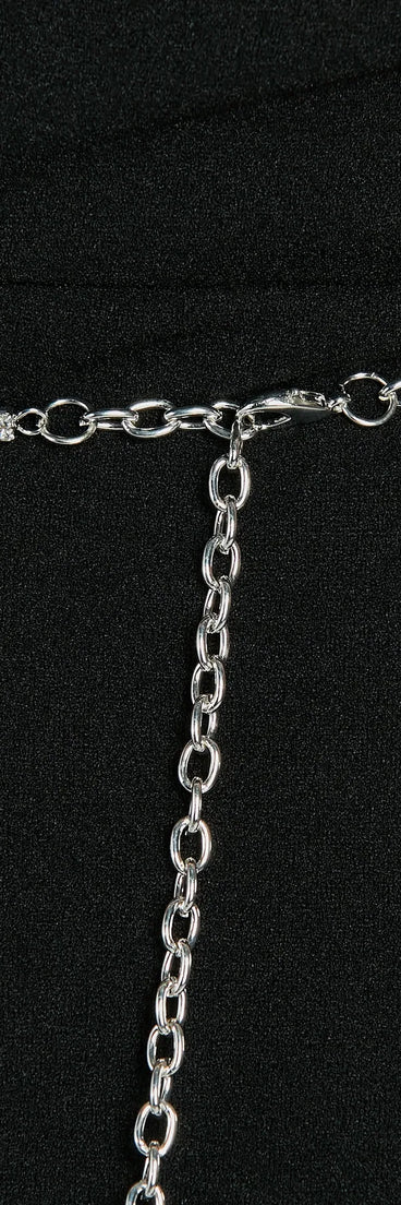 The Chic Glamour Rhinestone Teardrop Chain Belt in silver is an elevated pick for your best outfit yet, effortlessly delivering a polished look that's sure to turn heads at any celebration.