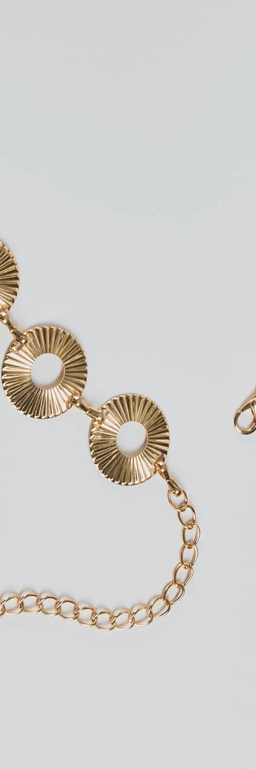 Trendy Textures Disc Chain Belt, a trendy gold addition to women's going-out outfits, is ideal for Christmas party outfits, chic NYE attire, or winter night-out looks that keep you on-trend!