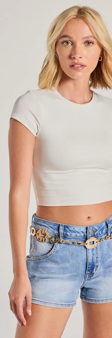 
Upgrade your style game for 2025 with the Hitting The Road Textured Chain Link Belt in gold, perfect for any fashion-forward wardrobe.