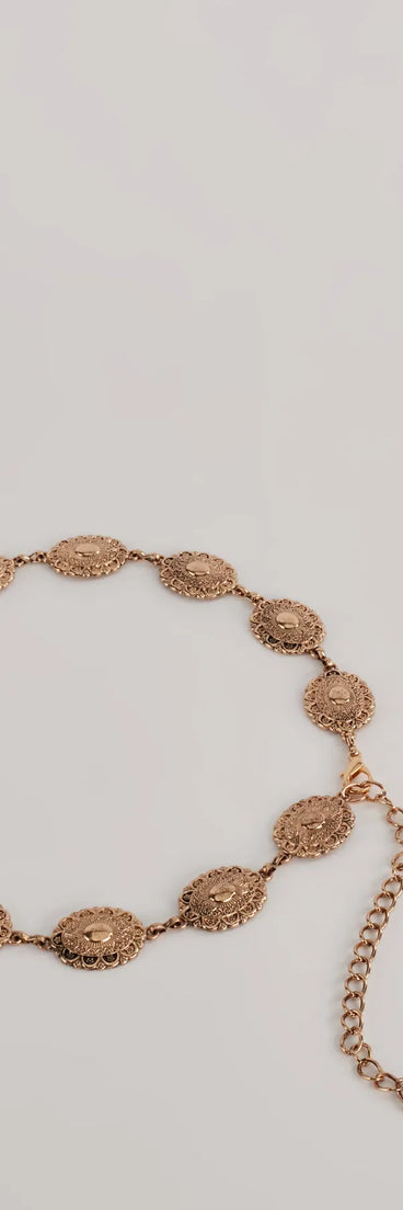 
Upgrade your style game for 2025 with the Western City Concho Chain Belt in gold, perfect for any fashion-forward wardrobe.