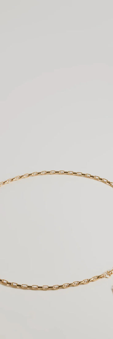 Stylishly Sleek Chain-Link Belt, a trendy gold addition to women's going-out outfits, is ideal for Christmas party outfits, chic NYE attire, or winter night-out looks that keep you on-trend!