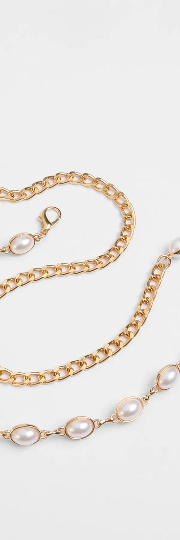 Get inspired with the Oh-So-Chic Faux Pearl Chain Belt, a feed-worthy gold piece that’s part of Windsor's updated and curated women’s clothing edit packed with must-have fall outfit ideas.