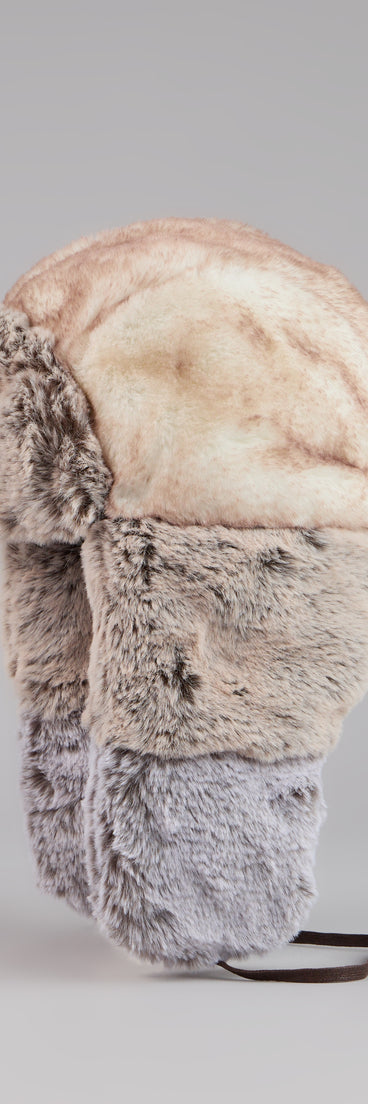 This piece brings trend-right energy to the Kangol Multi Faux Fur Trapper Hat, perfect for fall outfits that stand out.