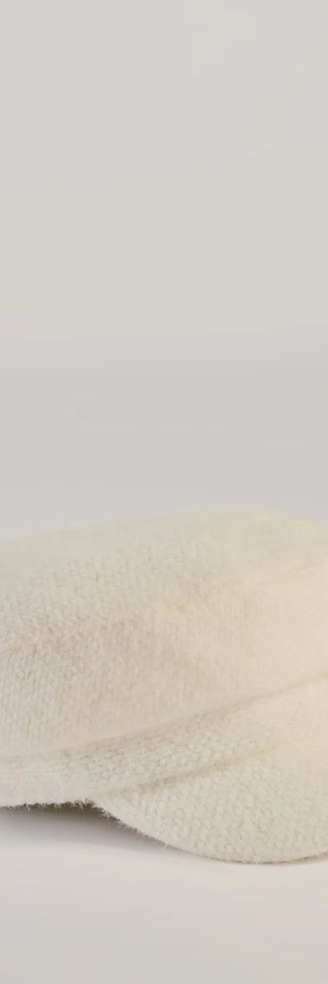Add a touch of seasonal charm to your winter wardrobe with the Trendy Moment Tweed Cabby Hat, a ivory cold-weather accessory that effortlessly completes your seasonal looks!