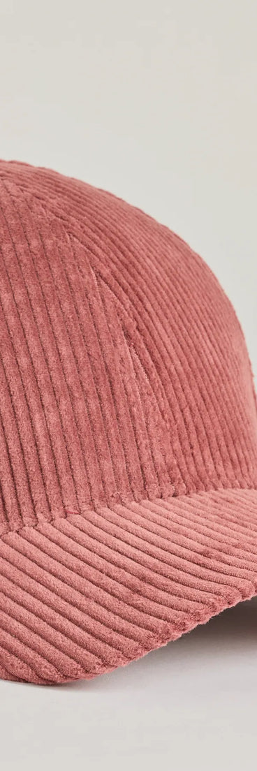 
Upgrade your style game for 2025 with the Chic Vibes Corduroy Baseball Cap in mauve, perfect for any fashion-forward wardrobe.