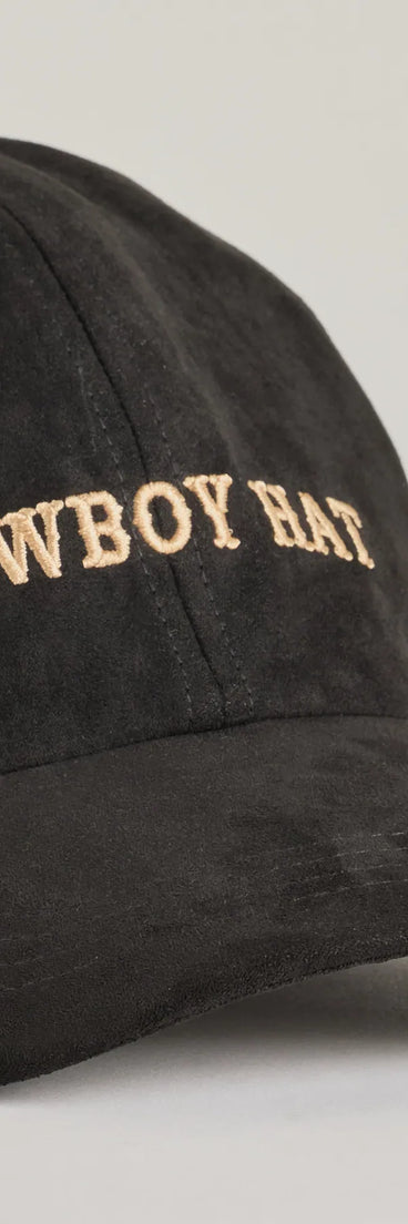 
Upgrade your style game for 2025 with the Western Chic Faux Suede Cowboy Script Hat in black, perfect for any fashion-forward wardrobe.