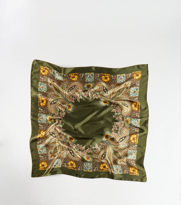 新品　【GOLDEN 】PAISLEY PRINT SILK スカーフ Sd90901cbe1a74394ab3566c2e2957