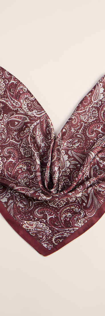 On Point Paisley Woven Scarf