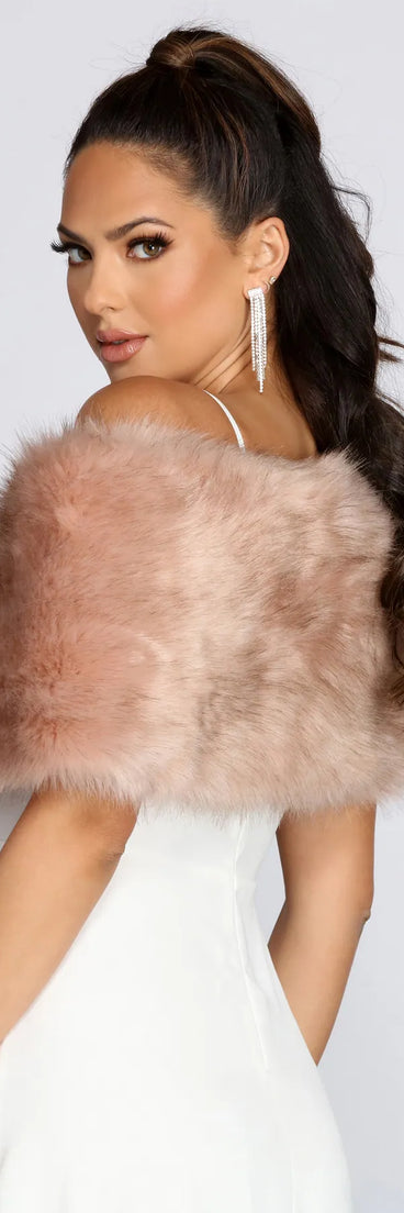 Get ready for any event with the Ms. Diva Faux Fur Shawl in mauve, an essential start to creating a versatile outfit for nightime parties, cocktail hours, or outdoor events.