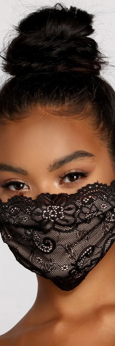 Two-Tone Scalloped Lace Face Mask With Earloops