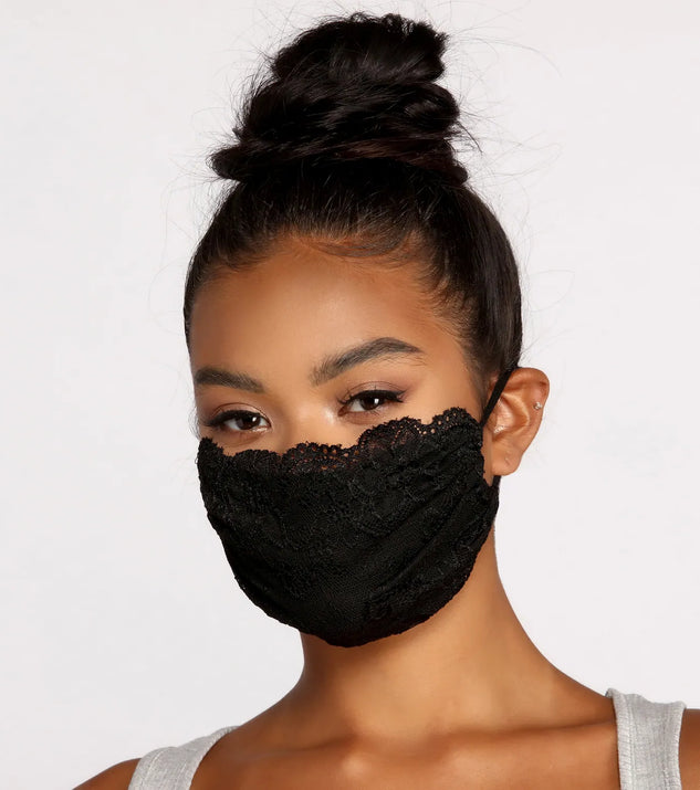 Scalloped Lace Face Mask With Earloops