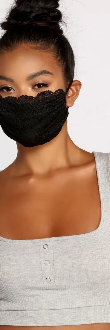 Scalloped Lace Face Mask With Earloops