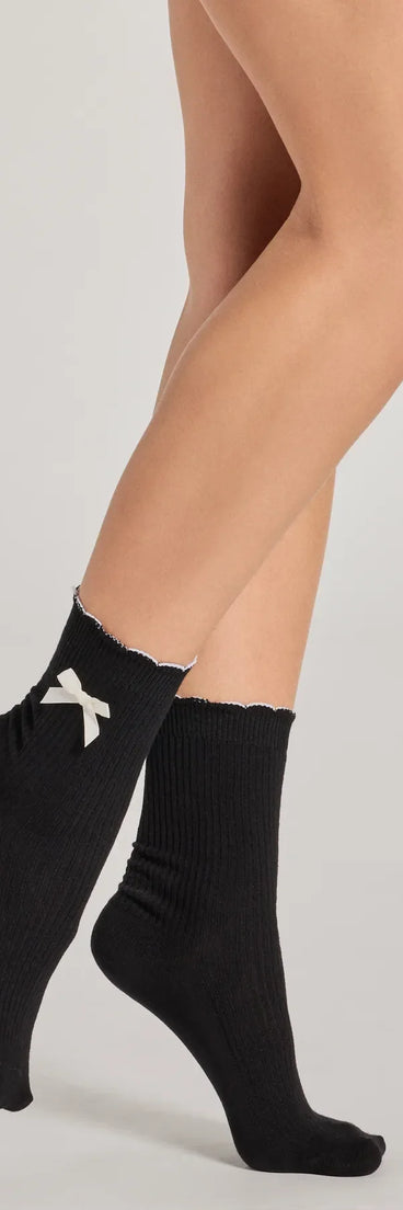 So Sweet Bow Scalloped Trim Socks
