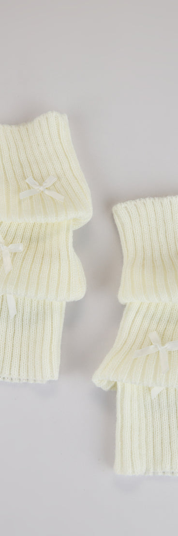 This ivory piece brings trend-right energy to the Final Touch Cuffed Bow Leg Warmers, perfect for fall outfits that stand out.