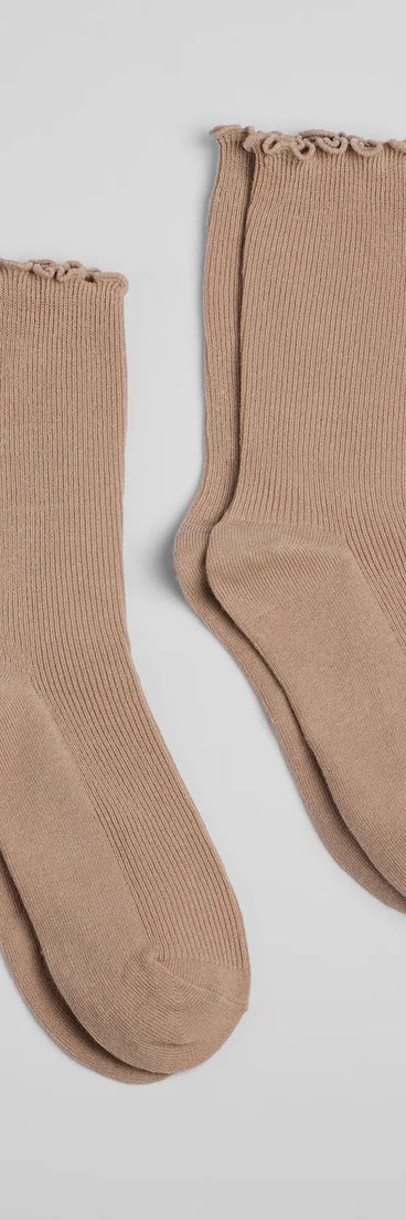 Perfect Set Two-Pack Ruffle Trim Socks