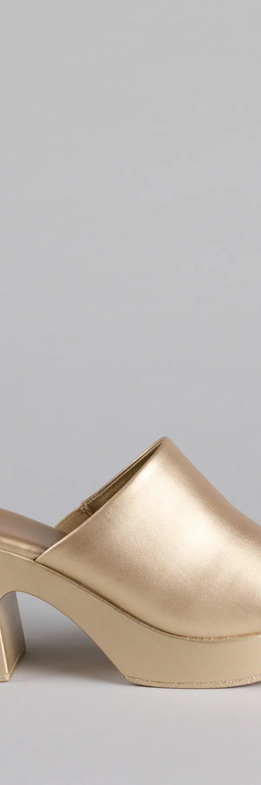 Elevate warm-weather looks with 90s Icon Platform Block Heel Mules in gold, a pair of trendy sandals bringing chic, modern flair to every step.