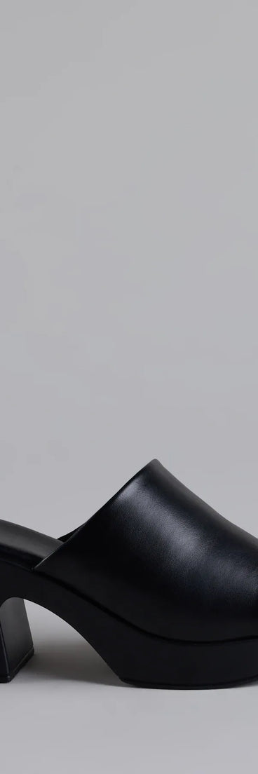 Elevate warm-weather looks with 90s Icon Platform Block Heel Mules in black, a pair of trendy sandals bringing chic, modern flair to every step.