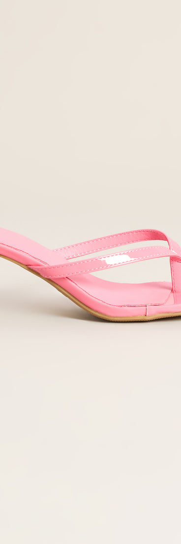 Chic On Schedule Thong Heels