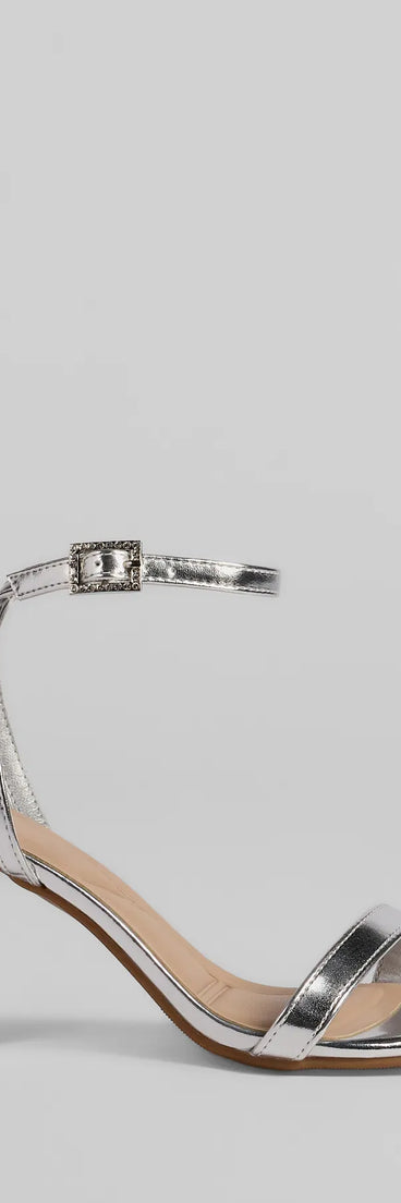 The Pretty In Metallic Basic Block Heels in silver brings sleek style to any graduation outfit, from cap and gown to after-party.