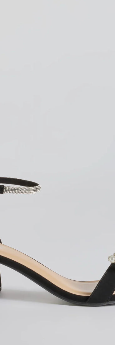 Dazzling Rhinestone Faux Pearl Bow Block Heels are prom shoes with the perfect balance of style and comfort, ideal for dancing and long evening wear. Available in Black.