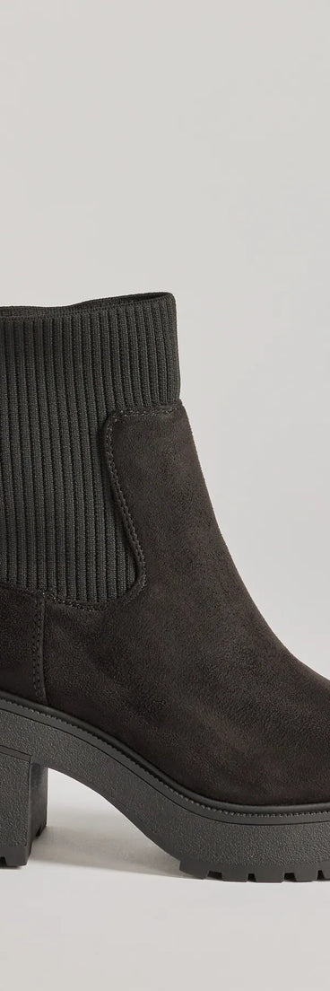 
Upgrade your style game for 2025 with the Cool-Girl Edge Platform Block Heel Booties in black, perfect for any fashion-forward wardrobe.