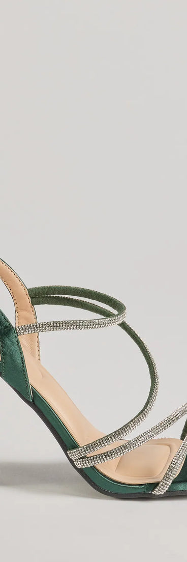 The Glam Status Rhinestone Glitter Mesh Block Heels in hunter green is an elevated pick for your best outfit yet, effortlessly delivering a polished look that's sure to turn heads at any celebration.