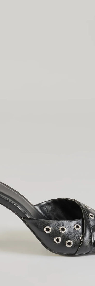 Trendy Twist Strap Stiletto Mules, a trendy black addition to women's going-out outfits, is ideal for Christmas party outfits, chic NYE attire, or winter night-out looks that keep you on-trend!