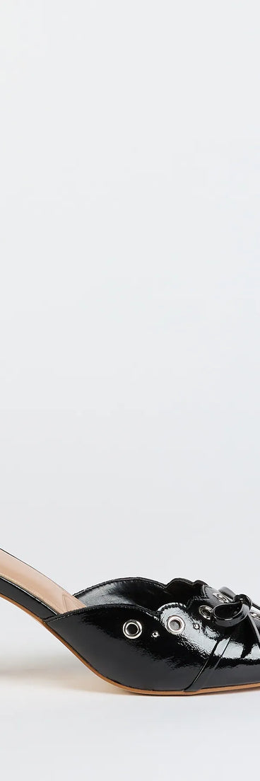 The Sweetest Gift Closed Toe Bow Stiletto Pumps in black brings sleek style to any graduation outfit, from cap and gown to after-party.