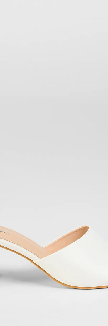 Turn heads in the Sunny Days Ahead Block Heel Mules, white heels showcasing a fresh trend or stylish detail made to elevate your full Windsor fit.