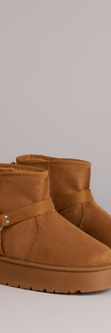 This piece brings trend-right energy to the Snuggle Steps Faux Sherpa Platform Booties, perfect for fall outfits that stand out.