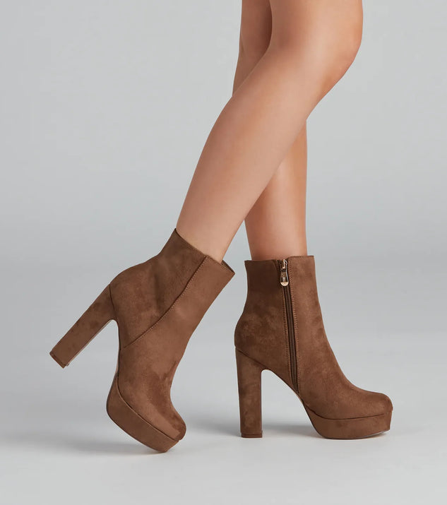 Chic Mood Faux Suede Booties