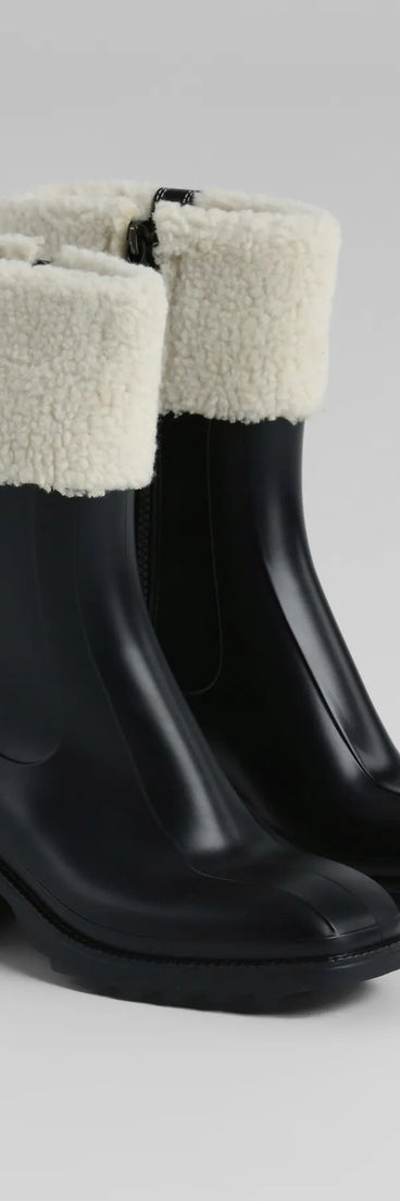 Chic Snow Bunny Faux Sherpa Rain Boots