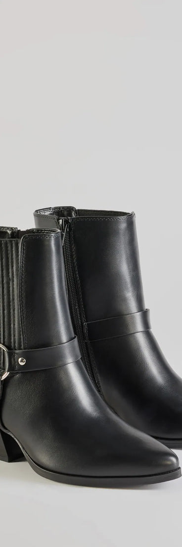 
Upgrade your style game for 2025 with the Sleek Strut Moto Western Ankle Booties in black, perfect for any fashion-forward wardrobe.