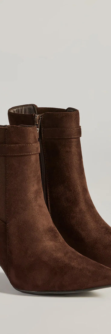 Of-The-Moment Stiletto Ankle Booties, a trendy brown addition to women's going-out outfits, is ideal for Christmas party outfits, chic NYE attire, or winter night-out looks that keep you on-trend!