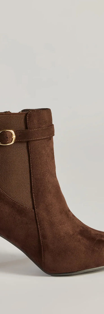 Of-The-Moment Stiletto Ankle Booties, a trendy brown addition to women's going-out outfits, is ideal for Christmas party outfits, chic NYE attire, or winter night-out looks that keep you on-trend!