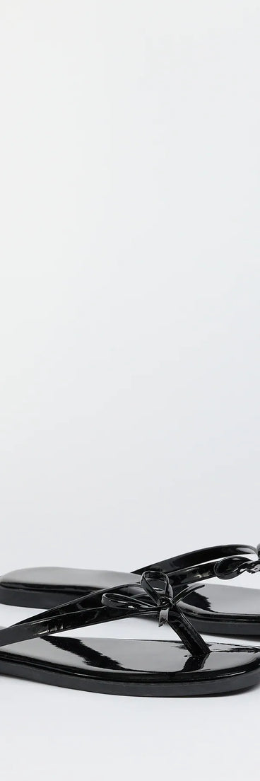 Style made simple with the Dainty Looks Bow Thong Sandals in black, trendy women’s shoes that take your outfit from basic to bold in one step.