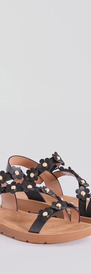 
Upgrade your style game for 2025 with the Floral Cutie Strappy Faux Leather Sandals in black, perfect for any fashion-forward wardrobe.
