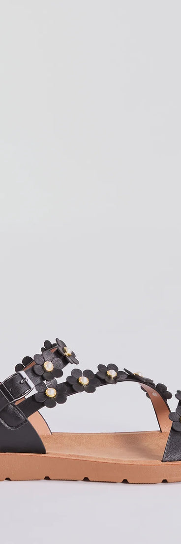 
Upgrade your style game for 2025 with the Floral Cutie Strappy Faux Leather Sandals in black, perfect for any fashion-forward wardrobe.