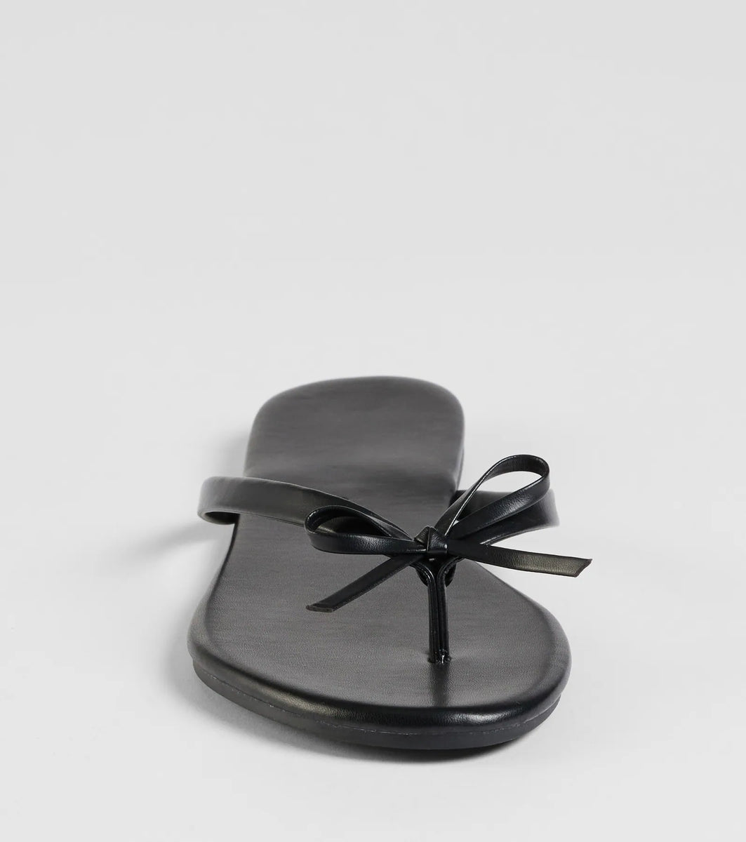 Perfect Pair Bow Detail Thong Strap Sandals & Windsor