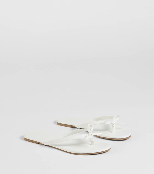 Stay on-trend this season with the Perfect Pair Bow Detail Thong Strap Sandals in white, a must-have for creating stylish and effortless spring outfits for women.