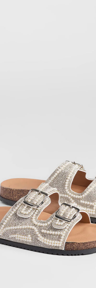 Stay on-trend this season with the Pretty Glam Rhinestone Pearl Buckle Slide Sandals in white, a must-have for creating stylish and effortless fall outfits for women.