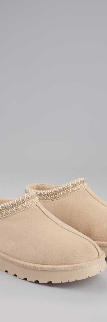 This beige piece brings trend-right energy to the Cozy Status Faux Suede Platform Slippers, perfect for fall outfits that stand out.