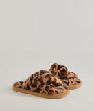 
Upgrade your style game for 2025 with the Wildly Chic Faux Fur Leopard Print Slides in leopard, perfect for any fashion-forward wardrobe.