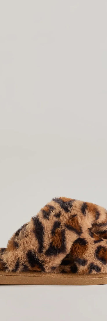 
Upgrade your style game for 2025 with the Wildly Chic Faux Fur Leopard Print Slides in leopard, perfect for any fashion-forward wardrobe.
