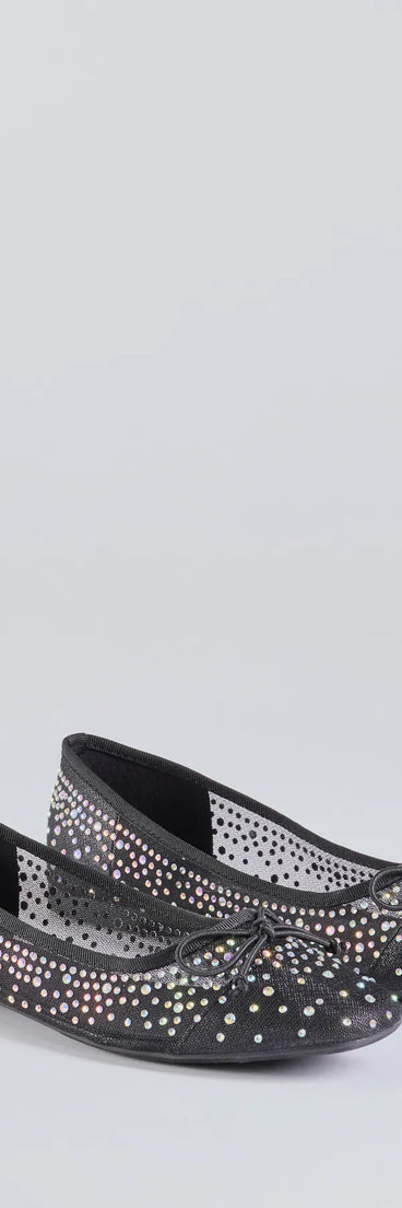 
Upgrade your style game for 2025 with the Chic Charm Rhinestone Bow Ballet Flats in black, perfect for any fashion-forward wardrobe.
