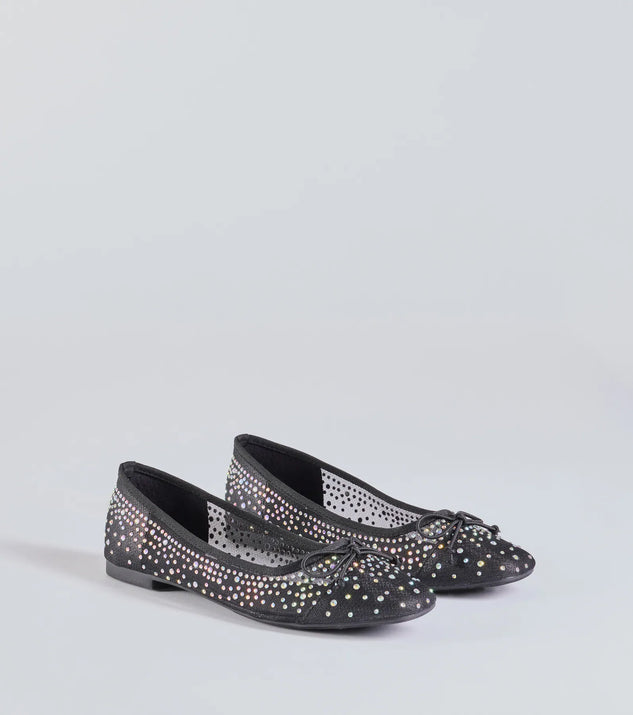 
Upgrade your style game for 2025 with the Chic Charm Rhinestone Bow Ballet Flats in black, perfect for any fashion-forward wardrobe.